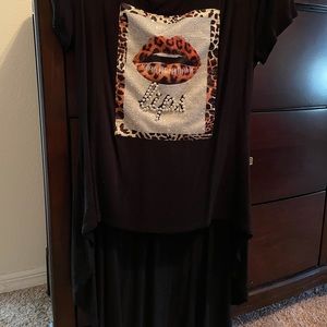 Juniors high low shirt